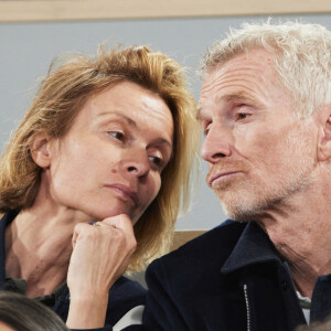 Denis Brogniart et sa femme Hortense dans les tribunes des Internationaux de France de tennis de Roland Garros 2024 à Paris, France, le 31 mai 2024. © Jacovides-Moreau/bestimage