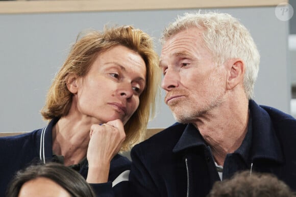 Denis Brogniart et sa femme Hortense dans les tribunes des Internationaux de France de tennis de Roland Garros 2024 à Paris, France, le 31 mai 2024. © Jacovides-Moreau/bestimage