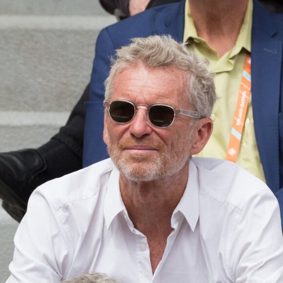 Denis Brogniart - Les célébrités dans les tribunes lors des Internationaux de France de Tennis de Roland Garros 2022, le 27 mai 2022. © MPP / Bestimage