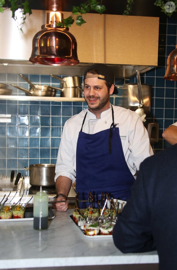 Exclusif - Alessandro Belmondo - Alessandro Belmondo, le fils de P. et L. Belmondo est chef cuisinier dans le nouveau restaurant "Il Cara Rosso" dont c'est l'inauguration ce jour, à Saint-Cloud le 31 janvier 2018. © Denis Guignebourg/Bestimage 