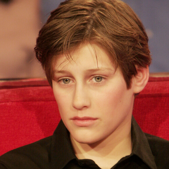 Dans un endroit qui lui tenait à coeur.
Jean-Baptiste Maunier sur le plateau de l'émission Vivement dimanche en 2005