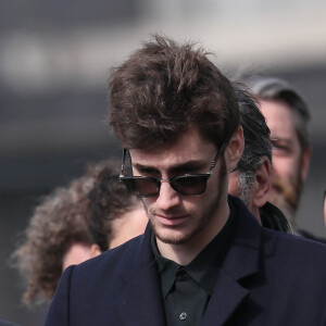 Jean-Baptiste Maunier lors des obsèques de Véronique Colucci au cimetière communal de Montrouge, le 12 avril 2018.