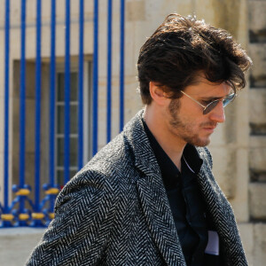 Info - Jean-Baptiste Maunier a annoncé la disparition de sa mère, Muriel - Jean-Baptiste Maunier - Sorties de l'hommage funèbre à Jacques Perrin aux Invalides à Paris, France, le 29 avril 2022. © Christophe Clovis/Bestimage