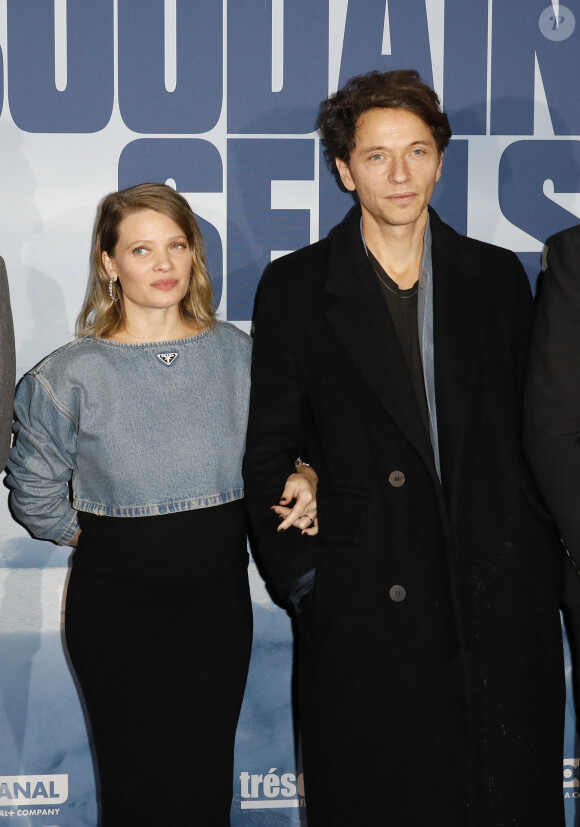 Mélanie Thierry (enceinte de son 3ème enfant) et son compagnon Raphaël Haroche - Avant-première du film "Soudain Seuls" à l'UGC à Normandie à Paris le 4 décembre 2023. © Marc Ausset-Lacroix/Bestimage