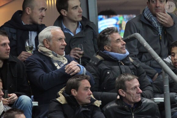 Gérard Holtz et Patrice Laffont lors de la finale de la coupe de la ligue à Marseille le 14 avril 2012