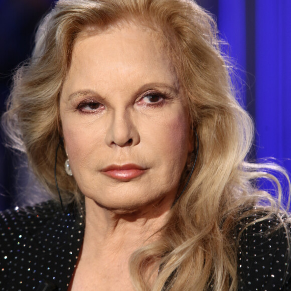 Exclusif - Sylvie Vartan est l'invitée de l'émission Domenica In à Milan le 25 février 2024.