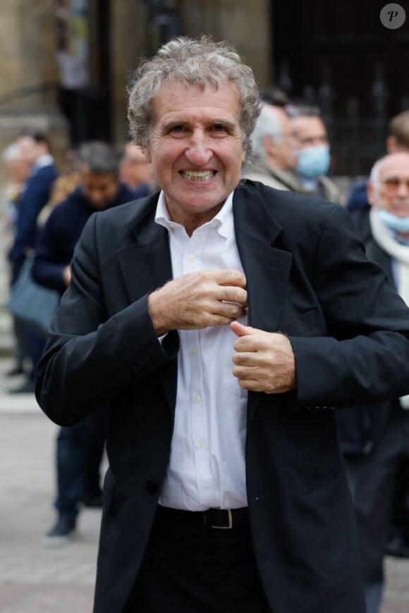 Gérard Leclerc à la sortie des obsèques d'Emmanuel de La Taille en la basilique Sainte-Clotilde de Paris, France, le 22 octobre 2021.