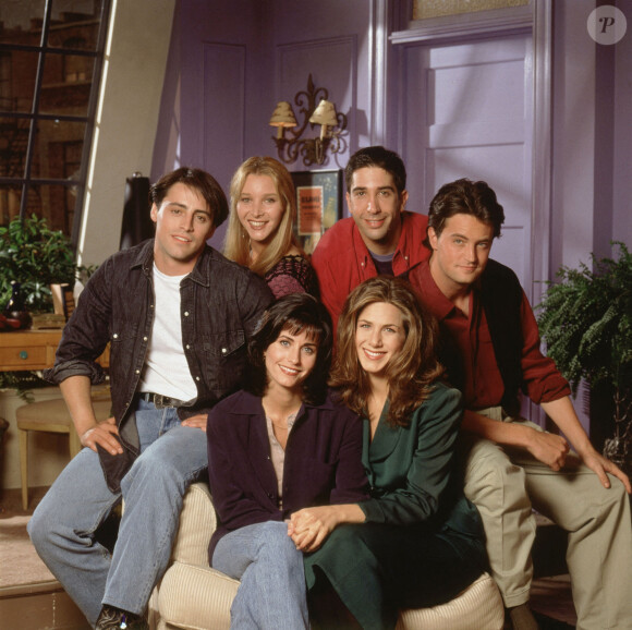 Jennifer Aniston, Courteney Cox, Lisa Kudrow, Matt LeBlanc, Matthew Perry et David Schwimmer de la série Friends (photo promotionnelle)