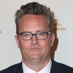 Plusieurs personnes viennent d'être arrêtées dont un médecin
Matthew Perry à la première de The Kennedys - After Camelot au Paley Center For Media à Beverly Hills.