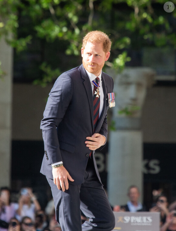 Le prince Harry, duc de Sussex arrive à la célébration du 10ème anniversaire des Invictus Games, en la cathédrale Saint-Paul à Londres, le 8 mai 2024. Venu sans sa femme et ses enfants, il ne rencontrera pas son père qui lutte actuellement contre un cancer. © Tayfun Salci/ZUMA Press/Bestimage