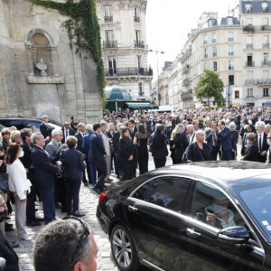 Alain Delon - Sorties - Obsèques de Jean-Paul Belmondo en l'église Saint-Germain-des-Prés, à Paris le 10 septembre 2021. © Cyril Moreau / Bestimage 