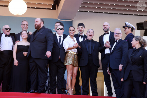 Marc Riso, Alice Belaidi et l'équipe du film "Un p'tit truc en plus", Thierry Frémaux - Montée des marches du film " Le comte de Monte-Cristo " lors du 77ème Festival International du Film de Cannes, au Palais des Festivals à Cannes. Le 22 mai 2024 © Jacovides-Moreau / Bestimage 