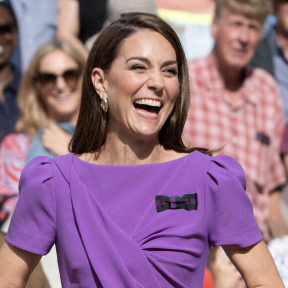 Des photos que l'on ne pensait pas voir et qui montrent une princesse méconnaissable.
La princesse Catherine de Galles lors de la finale Hommes du tournoi de tennis de Wimbledon. 