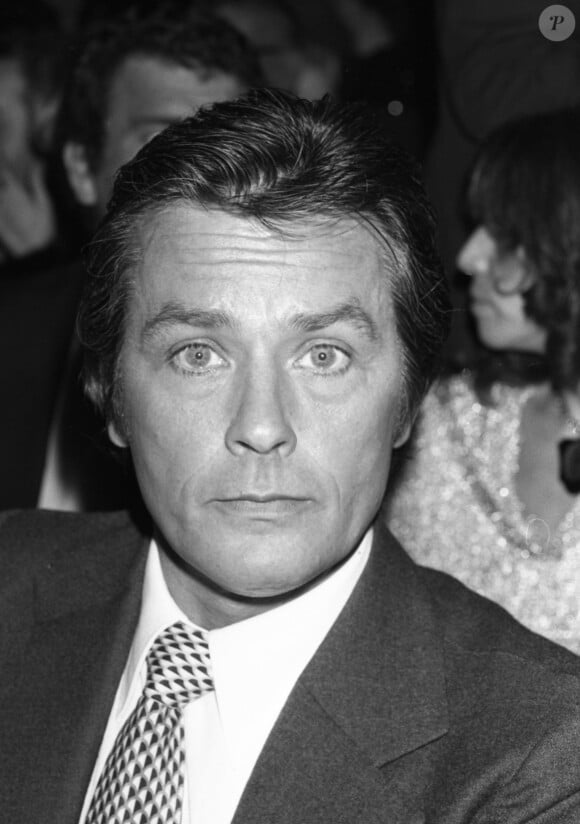 Archives - Alain Delon - Première de Hervé Vilard à l'Olympia à paris. Janvier 1981 © Jean-Claude Woestelandt / Bestimage