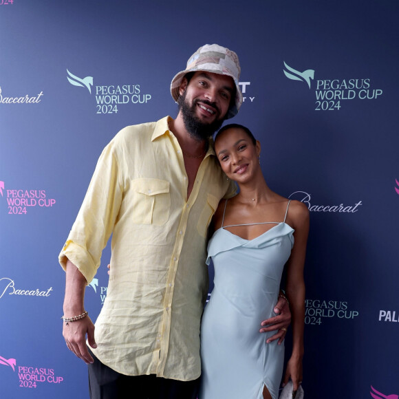 Joakim Noah et sa femme Lais Ribeiro au Pegasus World Cup 2024