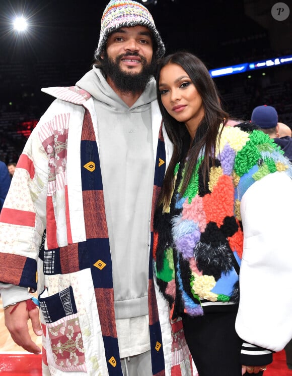 Joakim Noah et sa femme Lais Ribeiro au match de Basketball entre les Pistons de Detroit et les Bulls de Chicago à l'Accor Arena Bercy