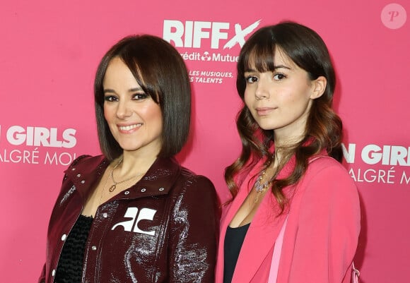 Et c'est une maman comblée par ses deux enfants, Maggy, la plus jeune qu'elle a eue avec Grégoire, et Annily, dont le père est Jérémy Chatelain.
Alizée (Alizée Jacotey) avec sa fille Annily Chatelain - Première du film "Mean Girls" au Grand Rex à Paris le 8 janvier 2024. © Coadic Guirec/Bestimage