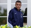 Kylian Mbappé était le joueur vedette du Paris Saint-Germain
Kylian Mbappé - Le président français, Emmanuel Macron se rend auprès de l'équipe de France masculine de football, au Centre National du Football de Clairefontaine, à Clairefontaine-en-Yvelines. © Stéphane Lemouton / Bestimage 