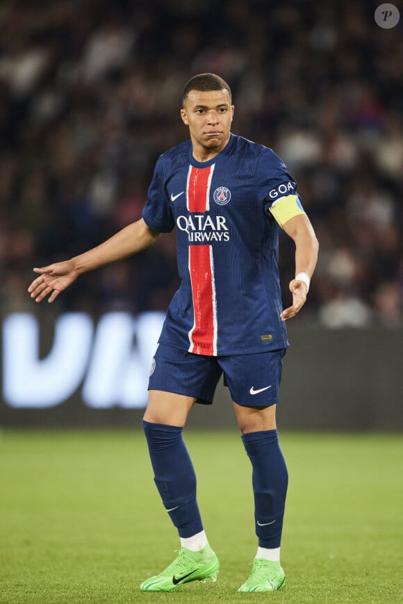 Il avait été recruté en 2017 en provenance de l'AS Monaco pour un montant record de 180 millions d'euros
Kylian Mbappé - Dernier match de Kylian Mbappé (25 ans) avec le PSG en Ligue 1 Uber Eats lors de la rencontre "PSG-Toulouse" (1-3) au Parc des Princes à Paris le 12 mai 2024. © Cyril Moreau/Bestimage 