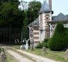 Comme annoncé, la cérémonie aura lieu dans sa propriété de Douchy dans le Loiret
Illustration au domaine de Douchy après l'annonce de la mort de Alain Delon le 18 août 2024.