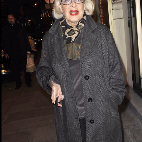 Micheline Presle - Arrivées à la générale de la pièce "Une journée ordinaire" au Théâtre des Bouffes parisiens à Paris.