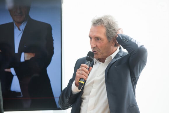 Dès ce lundi 26 août, Jean-Jacques Bourdin se retrouvera en frontal d'Apolline de Malherbe
Jean-Jacques Bourdin - Conférence de presse de la rentrée de la station de radio RMC à la maison de l'Alsace sur les Champs-Elysées à Paris le 31 aout 2017