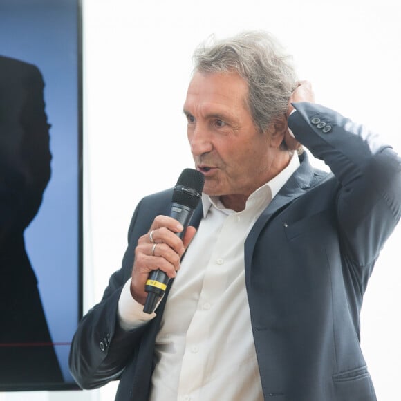 Dès ce lundi 26 août, Jean-Jacques Bourdin se retrouvera en frontal d'Apolline de Malherbe
Jean-Jacques Bourdin - Conférence de presse de la rentrée de la station de radio RMC à la maison de l'Alsace sur les Champs-Elysées à Paris le 31 aout 2017