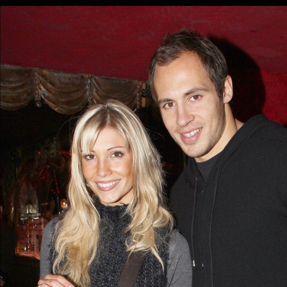 ALEXANDRA ROSENFELD ET SON AMI SERGIO PARISSE - LANCEMENT DU "CALENDRIER DU COEUR 2009" AU PROFIT DES ASSOCIATIONS "LES PETITS CITOYENS" ET "ENFANT STAR ET MATCH", AU MILLIARDAIRE.