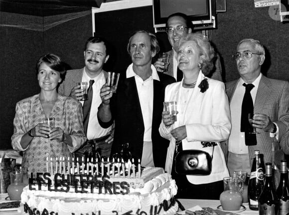 Ils avaient commencé à travailler ensemble en 1975
De gauche a droite de l'image : Benedicte Galley, Bertrand Renard, Patrice Laffont, Christine Fabrega et Armand Jammot, à l'arriere plan Jo Frachon fetent le vingtieme anniversaire du jeu Des Chiffres Et Des Lettres à Paris le 19 Septembre 1985. Photo by Pascal baril/ABACAPRESS.COM