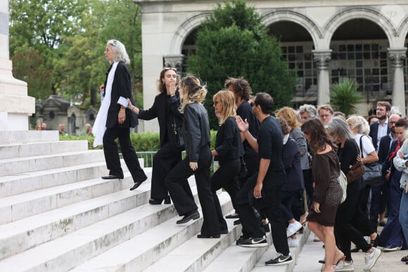 Arrivée aux funérailles de Patrice Laffont au cimetière du Père Lachaise le 23 août 2024 à Paris, France. Photo par Nasser Berzane/ABACAPRESS.COM