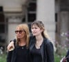 Aux côtés de la famille, comme ici, avec Axelle Laffont...Axelle Laffont arrive aux funérailles de Patrice Laffont au cimetière du Père Lachaise le 23 août 2024 à Paris, France. Photo par Nasser Berzane/ABACAPRESS.COM