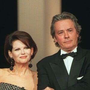 La rencontre entre Claudia Cardinale et Alain Delon remonte à 1960.
Claudia Cardinale et Alain Delon à la cérémonie des César en 1996