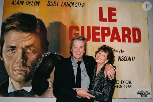 Claudia Cardinale et Alain Delon en 2001