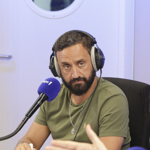 Pourtant, il craint encore aujourd'hui les retombées de son patron. 
Exclusif - Cyril Hanouna, sur le plateau de l'émission " On Marche Sur La Tête " présentée pa C.Hanouna dans les studios d' Europe 1 à Paris, France, le 25 juin 2024. © Jack Tribeca / Bestimage