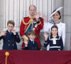 Combattive, elle a tenu à être présente à plusieurs événements publics
Le prince et la princesse de Galles, et leurs enfants, le prince George, le prince Louis et la princesse Charlotte, avec le roi Charles III et la reine Camilla, lors de la montée des couleurs à Londres, au Royaume-Uni, le 15 juin 2024. Photo par Richard Pohle/The Times/News Licensing/ABACAPRESS.COM