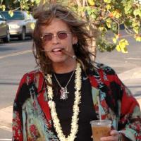 Steven Tyler d'Aerosmith fait son nabab à Hawaï !