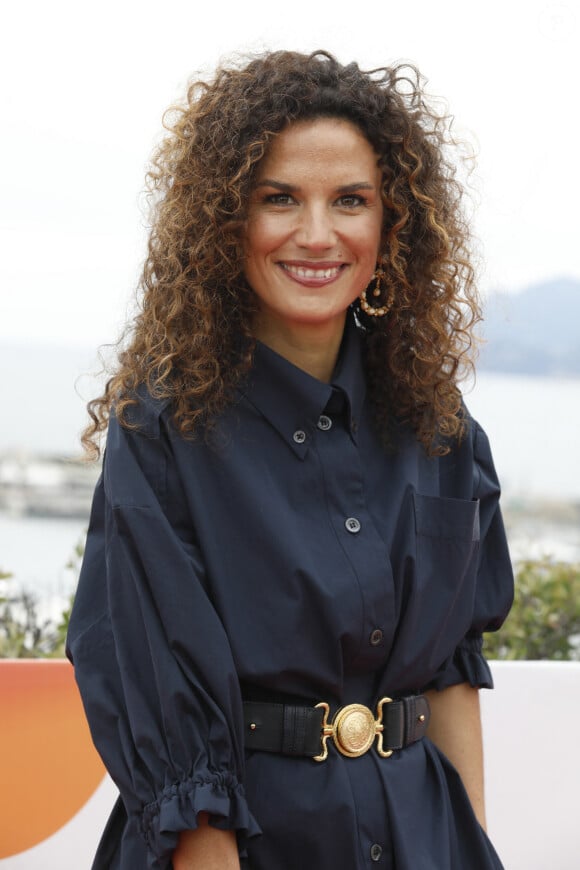 Info - Barbara Cabrita est enceinte de son premier enfant - Barbara Cabrita lors d'un photocall lors de la 5ème édition du Festival International Canneseries à Cannes. Le 6 avril 2022 © Denis Guignebourg / Bestimage  