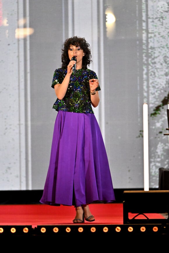 Exclusif - Barbara Pravi - Enregistrement de l'émission "Cannes chante le Cinéma" sur la célèbre plage Macé de Cannes, le 25 mai 2023 lors de la 76ème édition du Festival de Cannes le 25 mai 2023. © Bruno Bebert-Tiziano da Silva/Bestimage