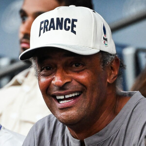 Yannick Noah se lâche en plein direct
 
Yannick Noah - Célébrités dans les tribunes lors du match de football du PSG face à Montpellier au Parc des Princes à Paris. © Matthieu Mirville/Bestimage