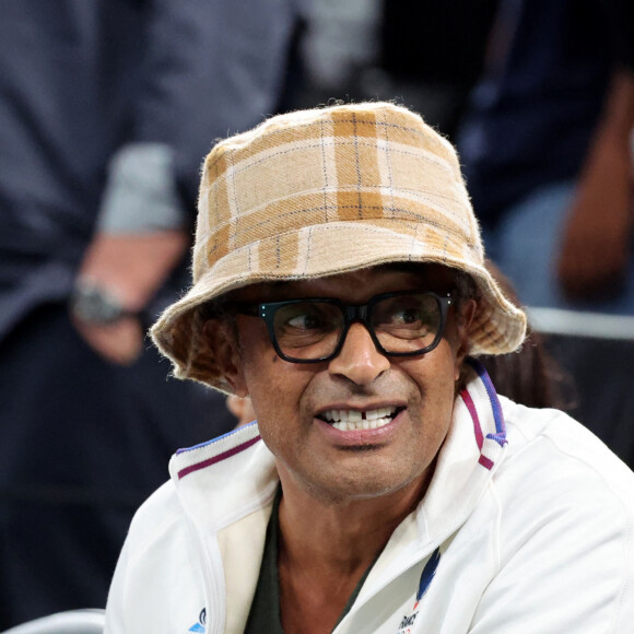 L'ancien tennisman ne savait pas qu'il était en direct à la télévision
 
Yannick Noah - Les célébrités en tribunes pendant l'épreuve de basketball de Demi-Finale opposant la France à l'Allemagne lors des Jeux Olympiques de Paris 2024 (JO) à l'Arena Bercy, à Paris, France, le 8 août 2024. © Jacovides-Perusseau/Bestimage