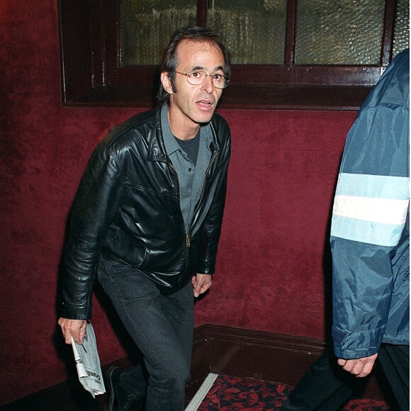 Mais cet été, chanteur Jean-Jacques Goldman a été reçu par la propriétaire d'un Airbnb en Bretagne
Jean-Jacques Goldman à la première de la pièce de Théatre "Ils se sont aimés" à Paris.