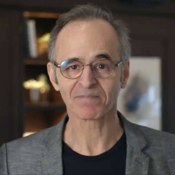 "Ses paroles résonnaient d'une façon familière, et je commençais à faire le lien. La voix, le charisme, l'humilité..."
Jean-Jacques Goldman sort de son silence pour Maxime Le Forestier aux Victoires de la musique 2020, le 14 février 2020.