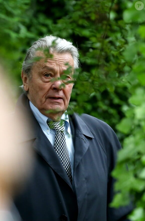 Alain Delon participe aux commémorations du 76 ème anniversaire de l'Appel du 18 juin prononcé par le Général de Gaulle en 1940 à Colombey-les-deux-Eglises, le 18 Juin 2016. © Dominique Jacovides/Bestimage 