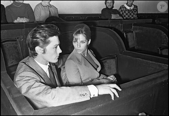 Archives - Alain Delon et son ex-femme Nathalie au concert de Leo Ferre à Bobino.