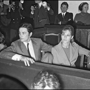 Archives - Alain Delon et son ex-femme Nathalie au concert de Leo Ferre à Bobino.