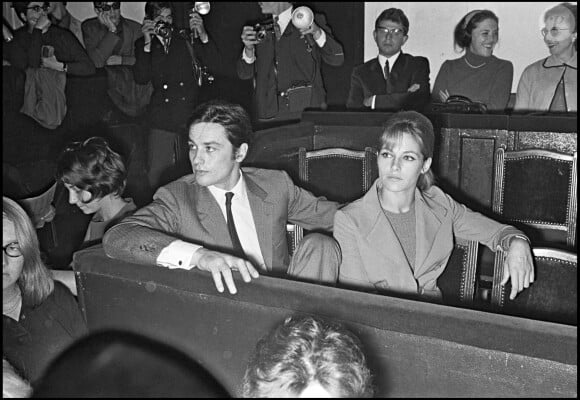 Archives - Alain Delon et son ex-femme Nathalie au concert de Leo Ferre à Bobino.