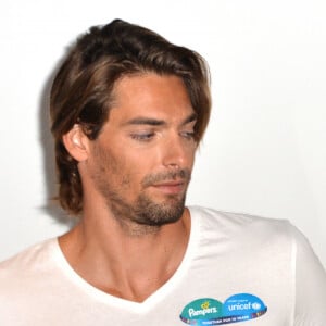 Camille Lacourt et sa femme Valérie Bègue sont les parrain et marraine du 10ème anniversaire du partenariat entre Pampers et l'Unicef pour le vaccin des enfants contre le tétanos. Paris, le 13 novembre 2015