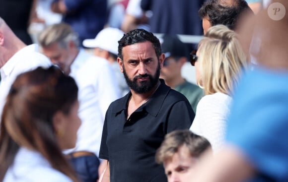 Cyril Hanouna - Célébrités dans les tribunes de la finale homme des Internationaux de France de tennis de Roland Garros 2024 à Paris. © Jacovides-Moreau/Bestimage 