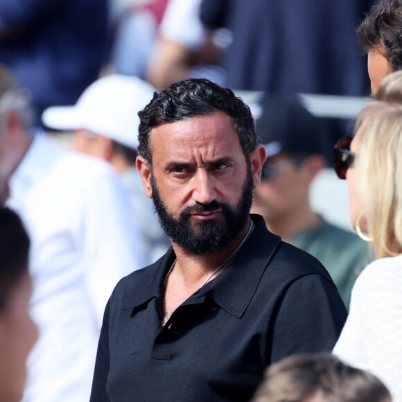 Cyril Hanouna - Célébrités dans les tribunes de la finale homme des Internationaux de France de tennis de Roland Garros 2024 à Paris. © Jacovides-Moreau/Bestimage 