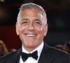 George Clooney est de retour sur les devants de la scène. 
George Clooney à la projection de "Wolfs" lors du 81ème festival international du film de Venise, la Mostra.